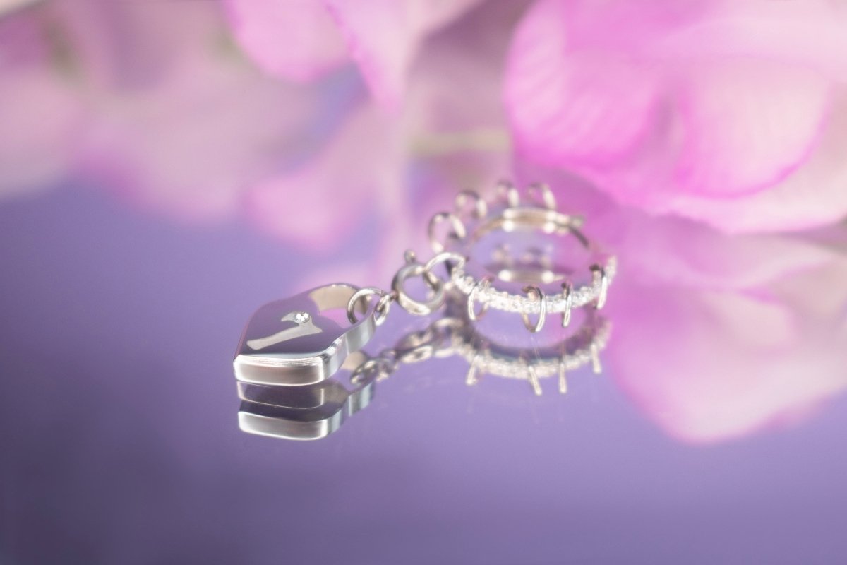 FAKE LOVE EARRING +OT7 CHARM - EONNI JEWELS